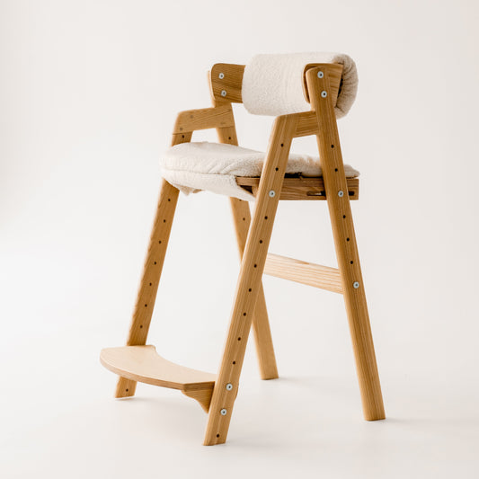 Mitwachsender Holzstuhl für Kinder